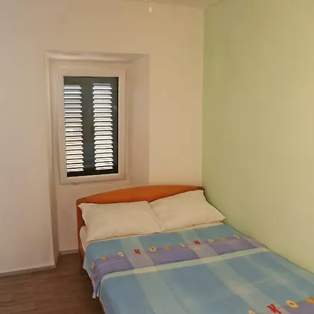 Spacious 4-bedroom House With Sea Views
