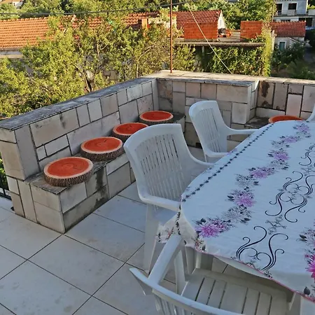 ゲストハウス Spacious 4-bedroom House With Sea Views