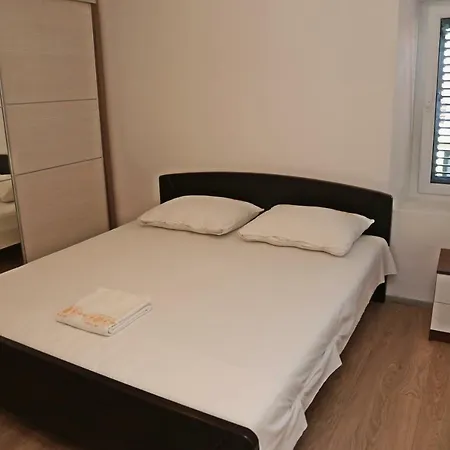 Nasa Beautiful Hause For Vecation Affittacamere Lumbarda