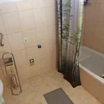 Spacious 4-bedroom House With Sea Views Konukevi