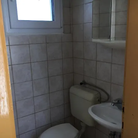 Spacious 4-bedroom House With Sea Views Lumbarda
