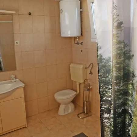 Spacious 4-bedroom House With Sea Views Vendégház