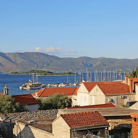 Spacious 4-bedroom House With Sea Views 4* Lumbarda